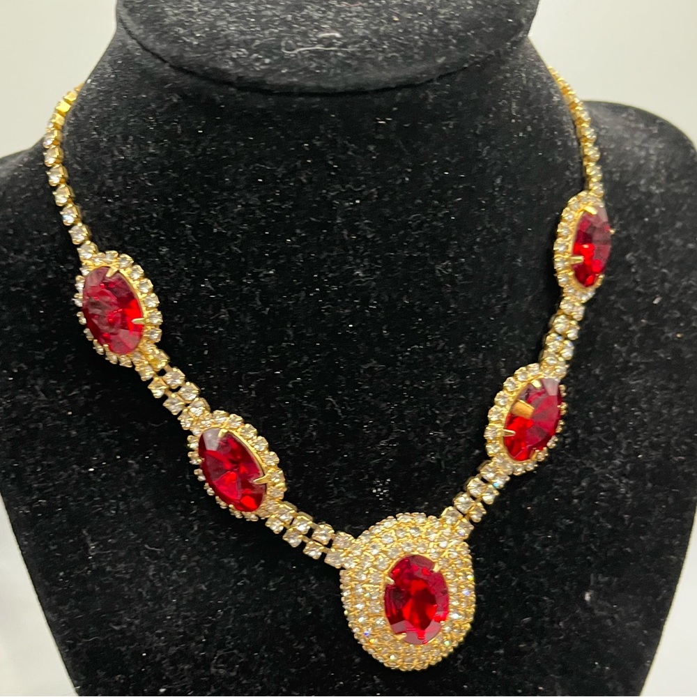 Vintage Rhinestone Necklace Gold Tone